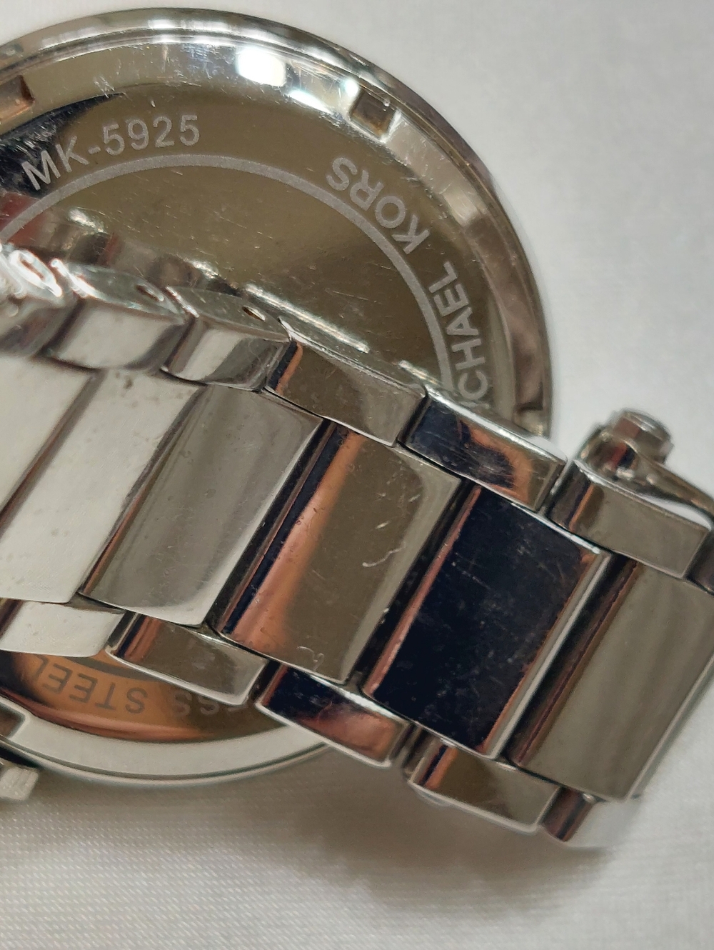 Michael Kors- Silver Watch. - Picture 11 of 14